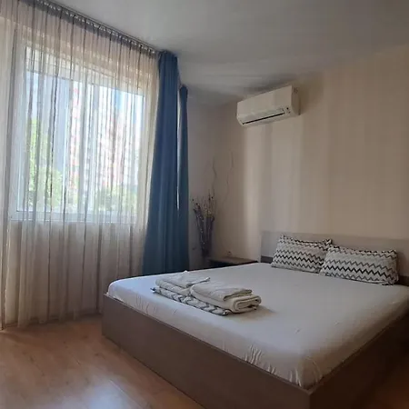 Vladislav- Luxury Apartment