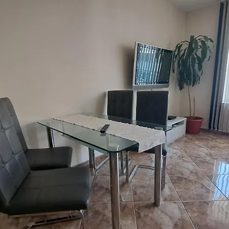 Vladislav- Luxury Apartment